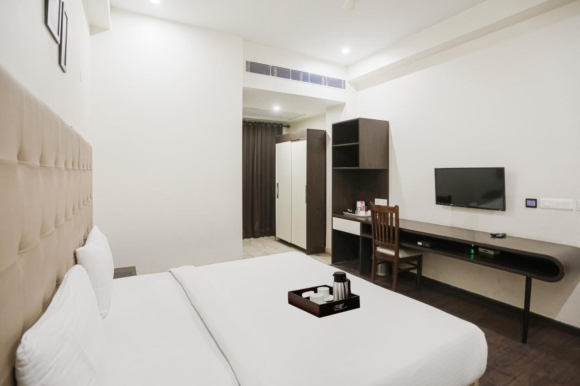 Townhouse The Amv Hotel Gurgaon Exterior foto